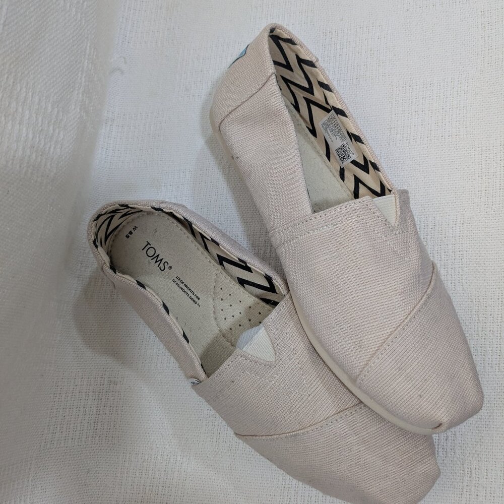 TOMS Women's W 8.5 Beige Canvas Slip-On Shoes